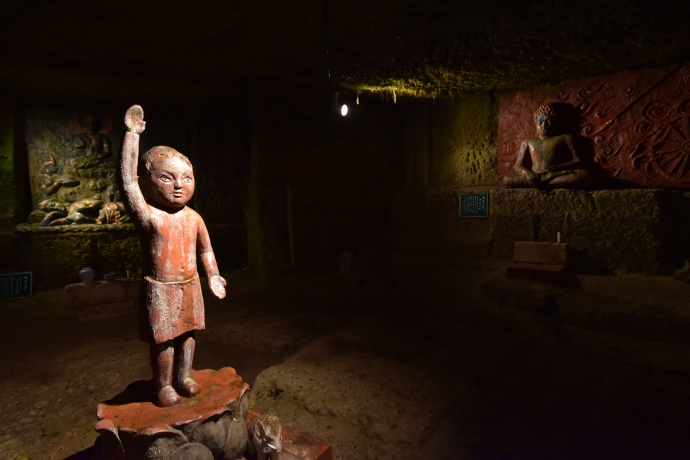 ハニベ巌窟院