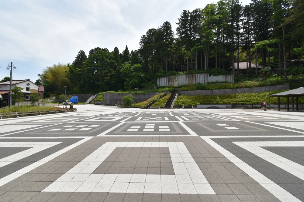 おっしょべ広場　踊ろっさ