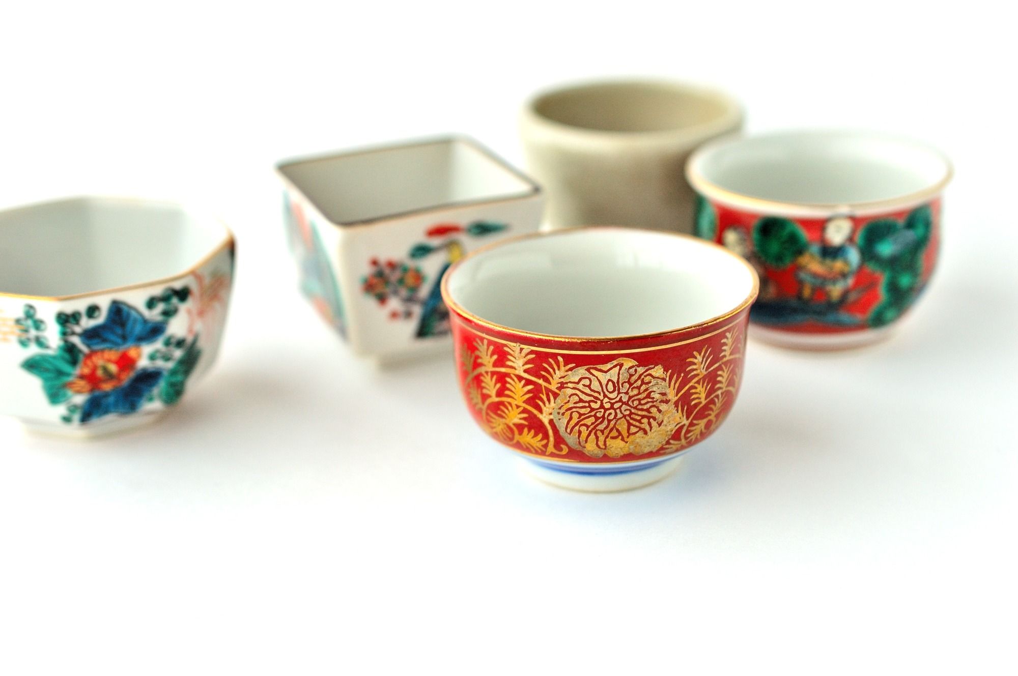 伝統工芸 九谷焼とは｜特集｜こまつ観光ナビ - 小松市公式観光情報サイト