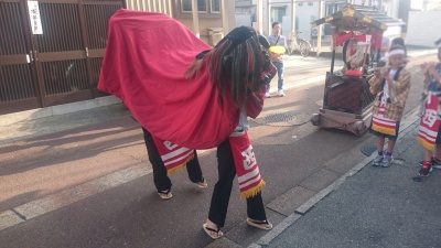 西町の子供獅子