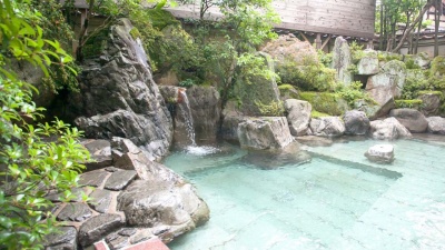 宿ごとに異なる自家堀り温泉