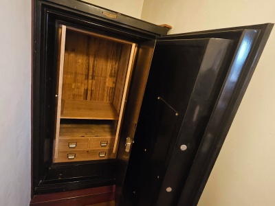 中身はまだ空っぽです