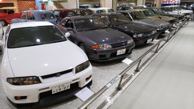 夏休みのおでかけに！日本最大級の自動車博物館をみにいこう